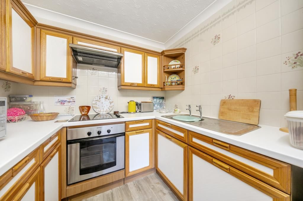 Property photo 2 of 20 Kitchen