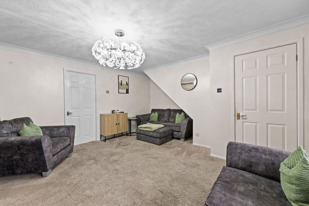 Property photo 3 of 35