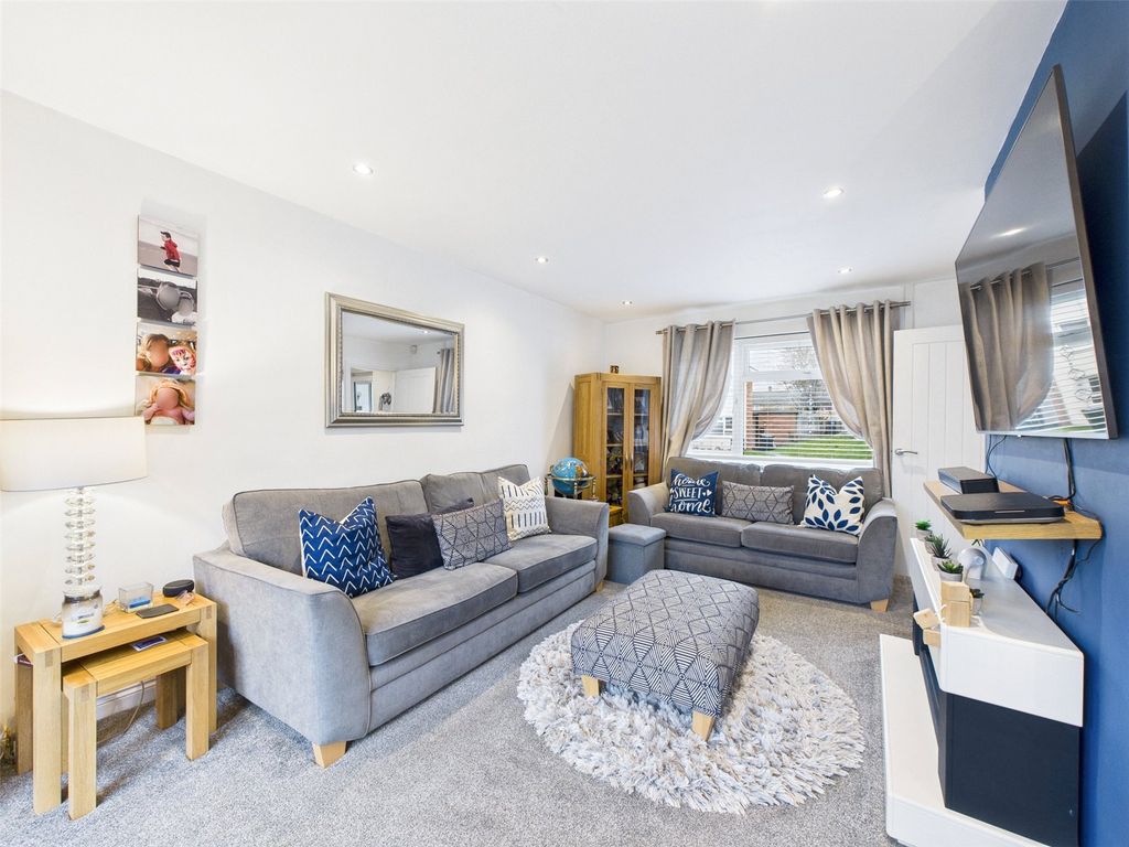 Property photo 3 of 16 Picture No. 11