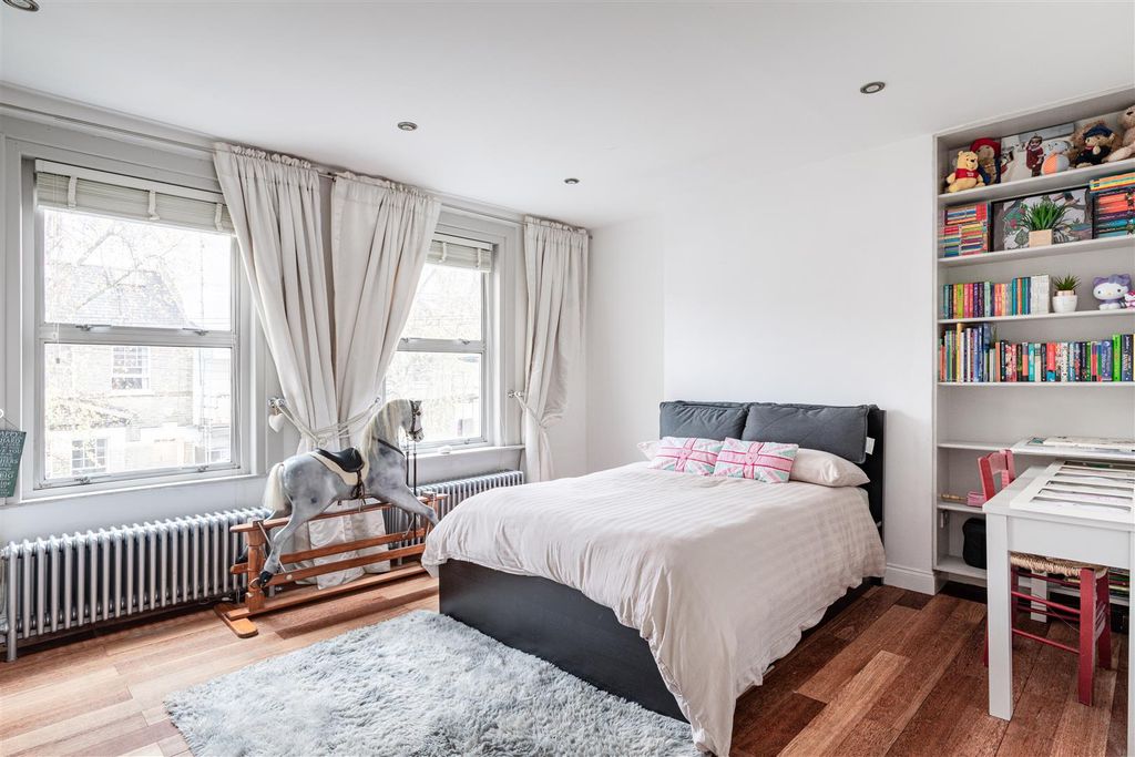 Property photo 3 of 16 Archel Road-5.Jpg