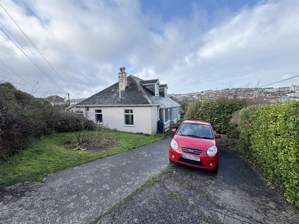 Property photo 3 of 21 Rear Drive