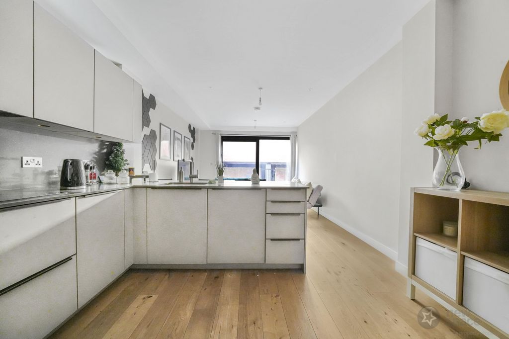 Property photo 3 of 16 Photo 3