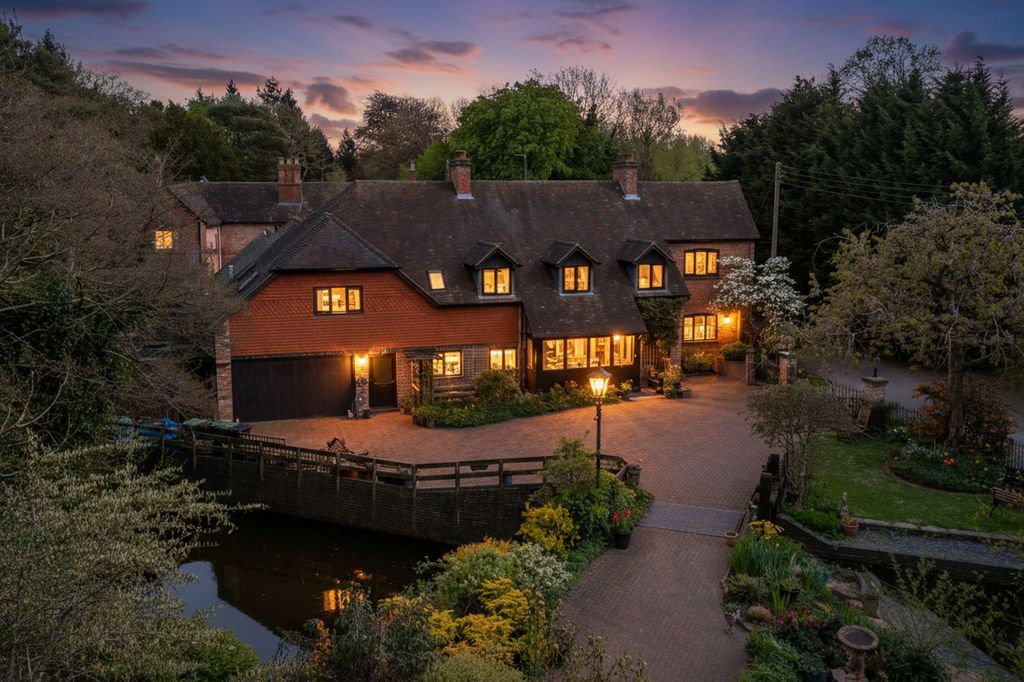 Property photo 1 of 34