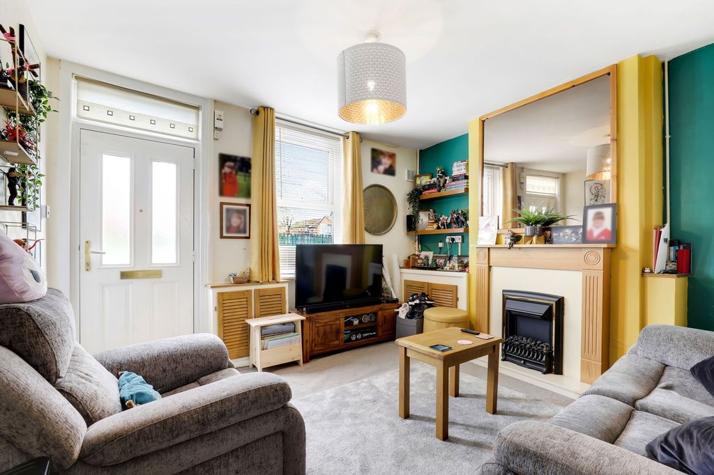 Property photo 2 of 12