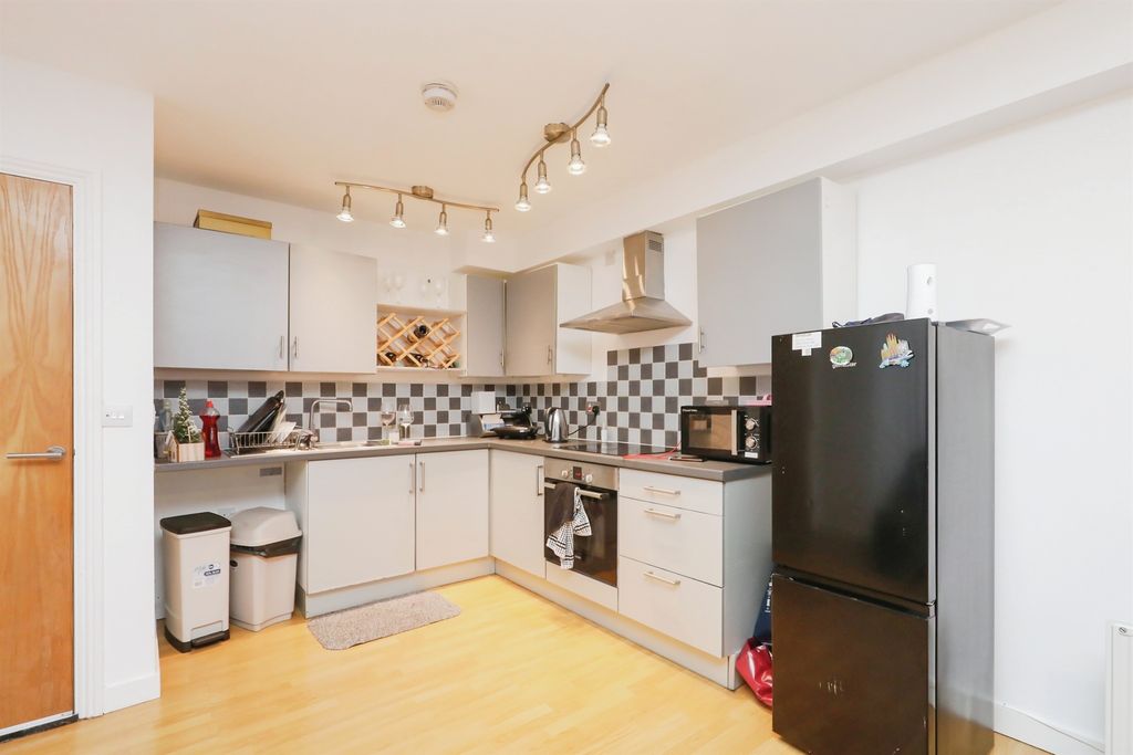 Property photo 3 of 13
