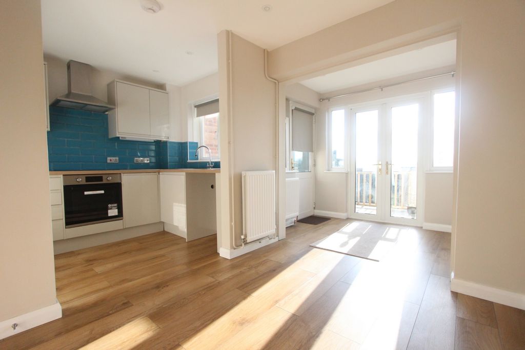 Property photo 3 of 15 Photo 7