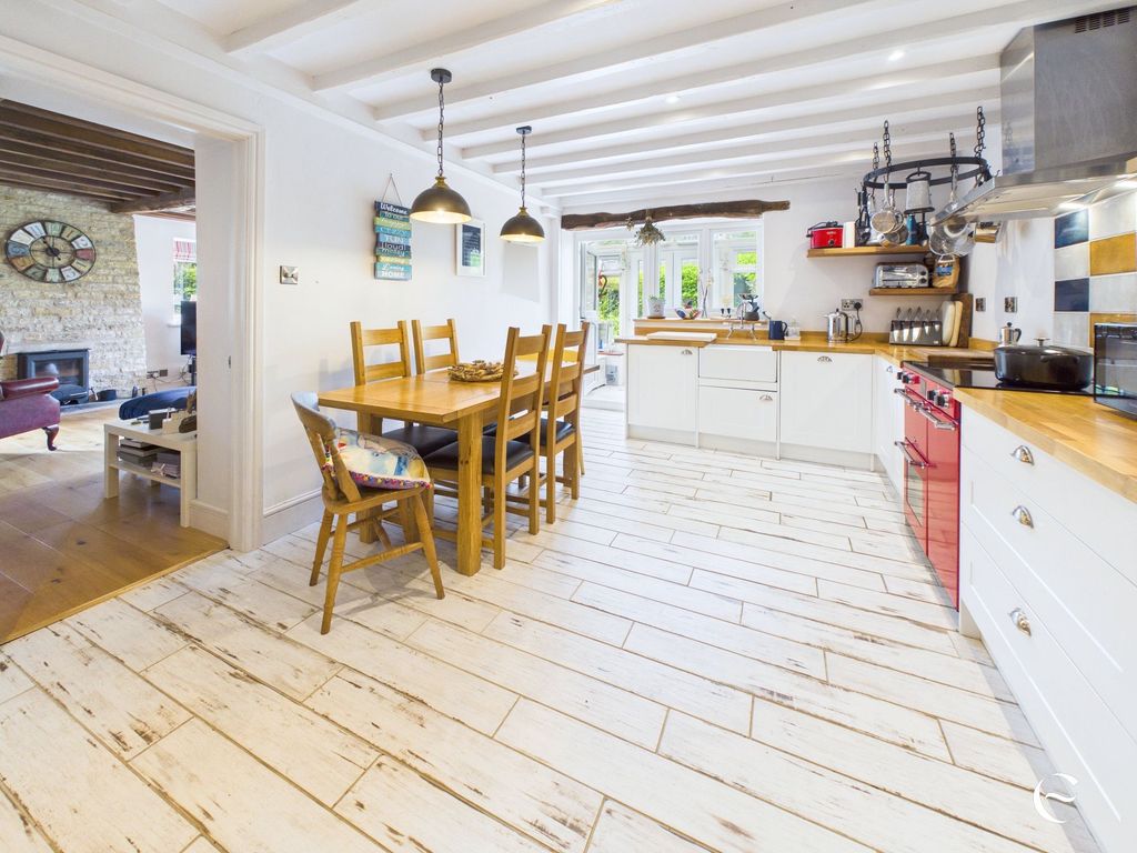 Property photo 2 of 19 Kitchen / Diner