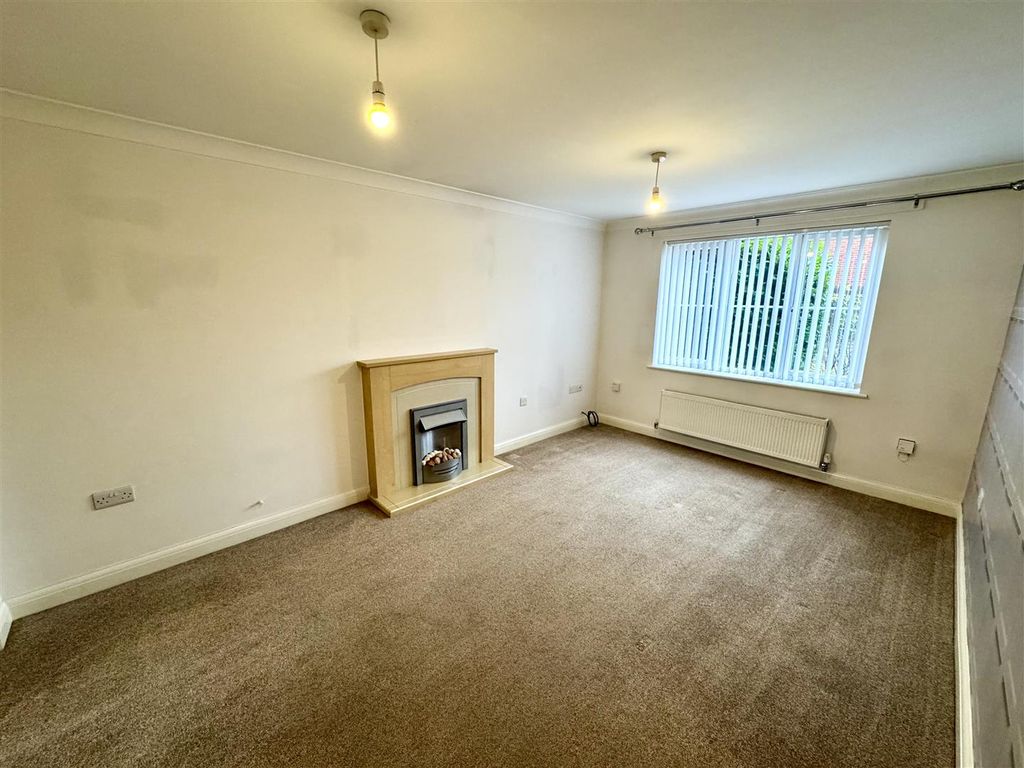 Property photo 2 of 26 Lounge