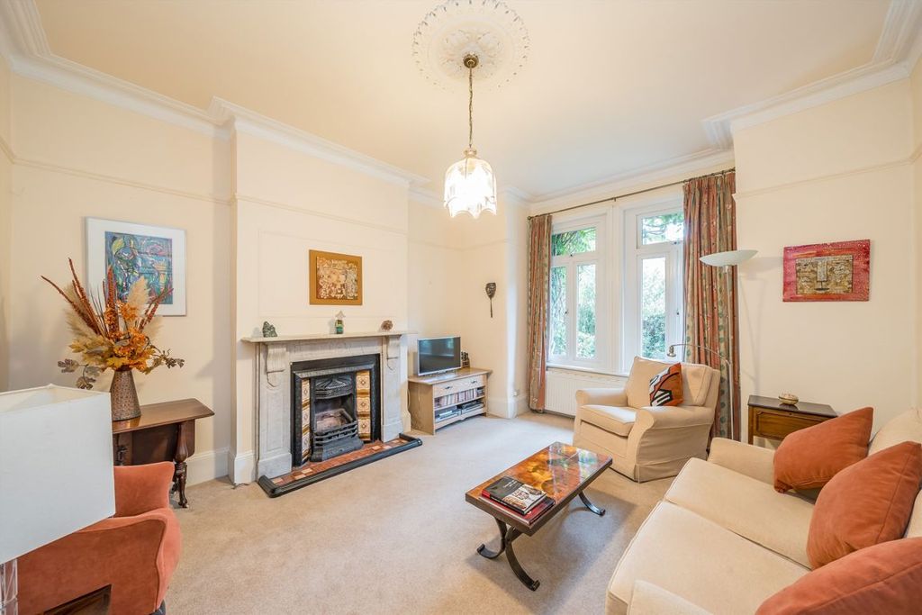 Property photo 2 of 9