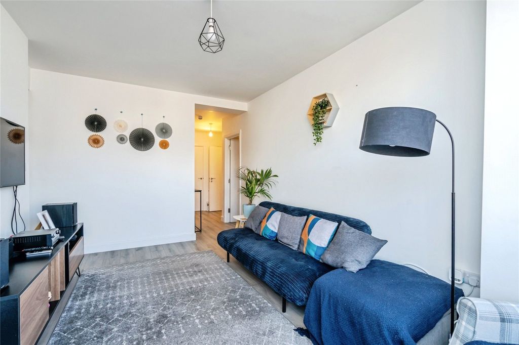 Property photo 2 of 7