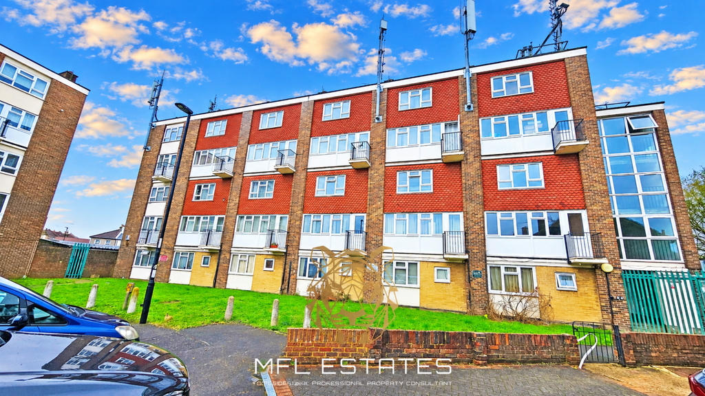 Property photo 1 of 9 Ground Floor Studio Maisonette For Sale In Selhurst, Croydon Cr0