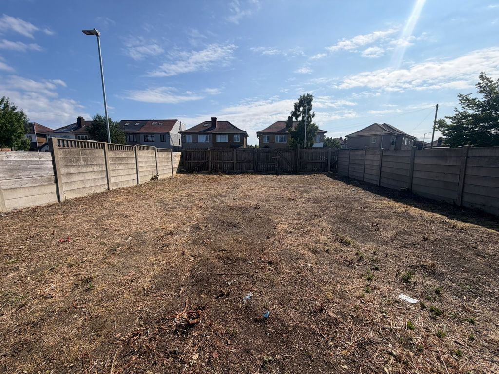 Property photo 2 of 3
