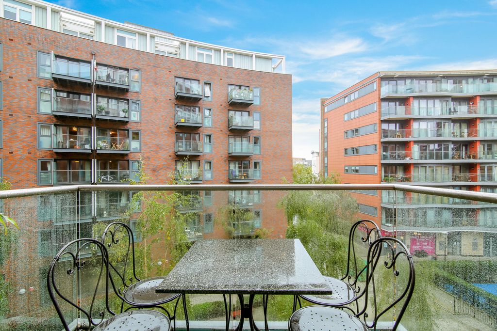 Property photo 2 of 10