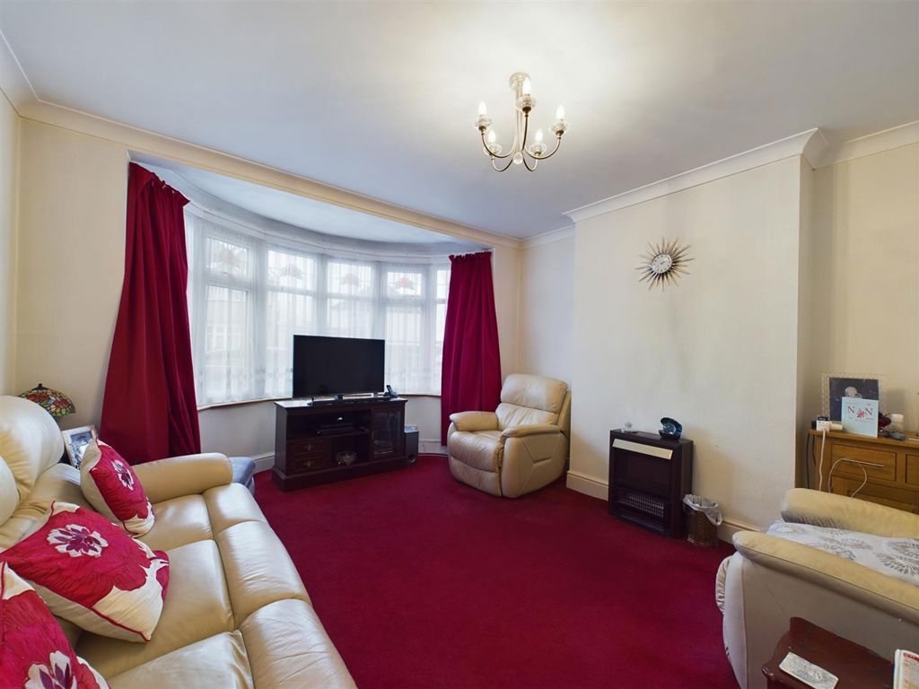 Property photo 2 of 7