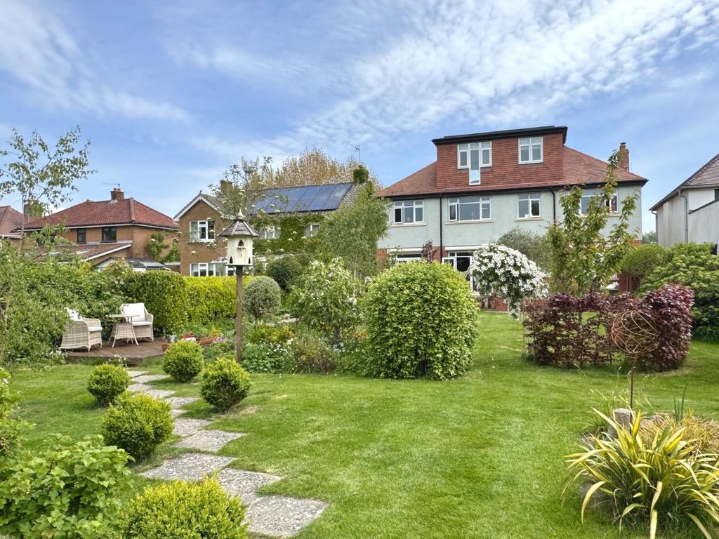 Property photo 2 of 45 Rear Garden