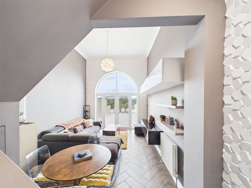 Property photo 1 of 9 Picture No. 05