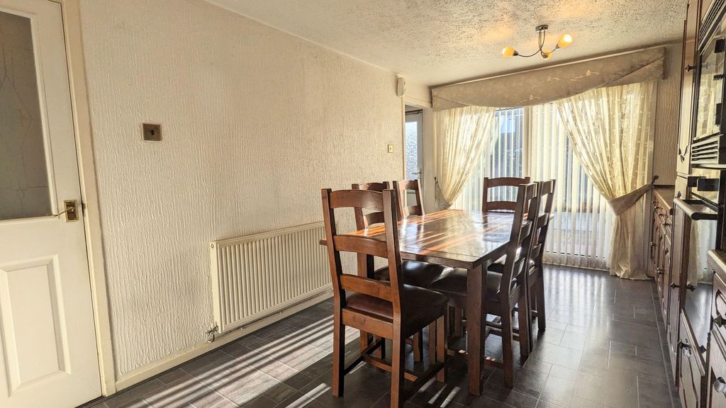 Property photo 3 of 22