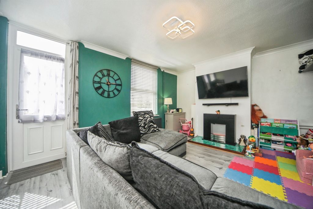 Property photo 3 of 13