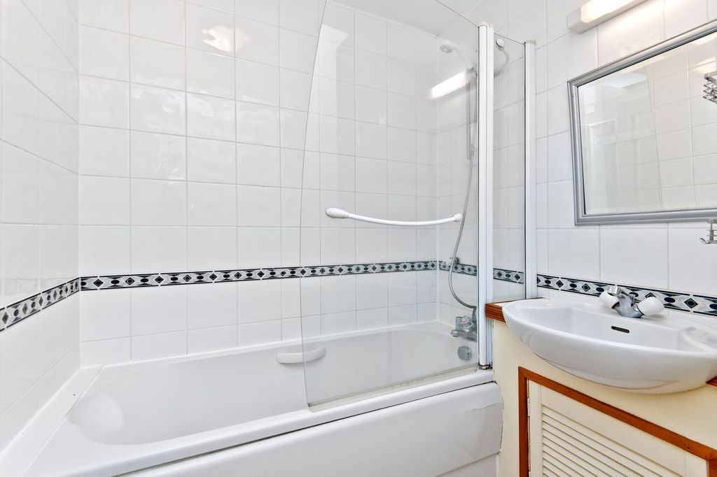 Additional image 10 of 3 bed flat for sale205A South Street, St Andrews KY16