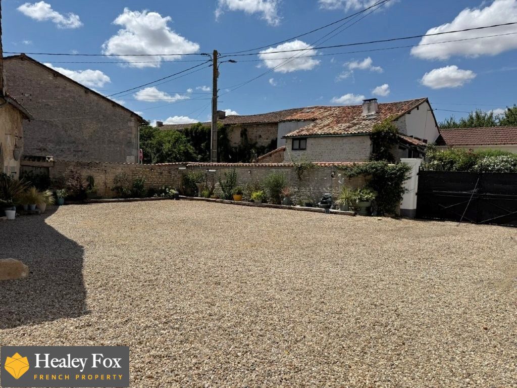 Property photo 3 of 34 2._House_For_Sale_In_Vienne_1_6A437353674Bf