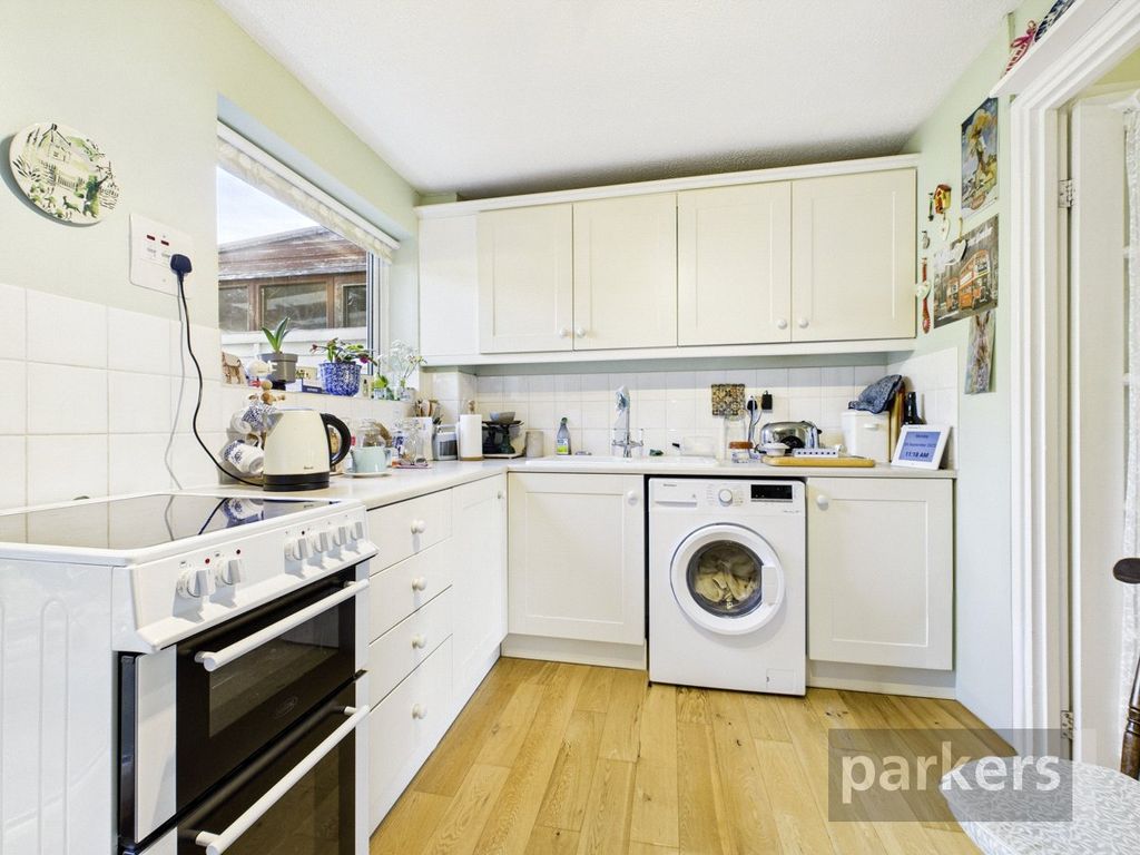 Property photo 3 of 15 Kitchen