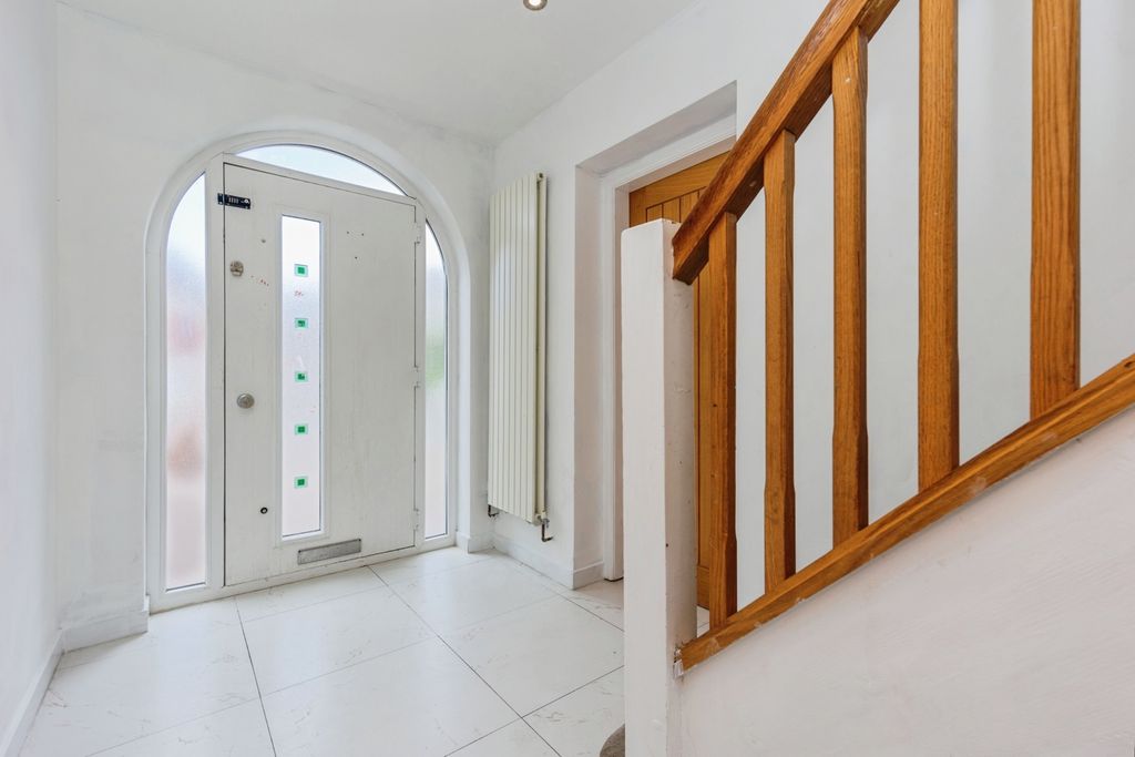 Property photo 2 of 22 Pbox-Img.Jpg