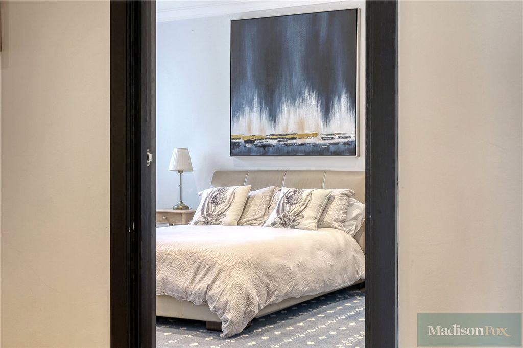 Additional image 37 of 3 bed flat for saleHigh Road, Chigwell, Essex IG7