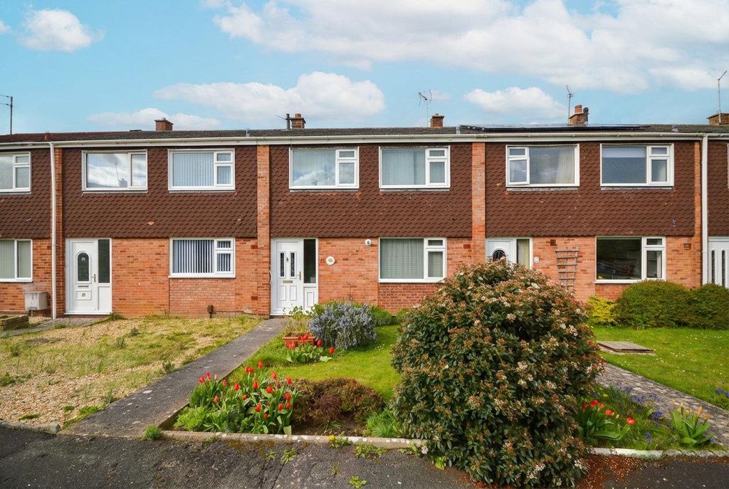 Property photo 2 of 17 Outside