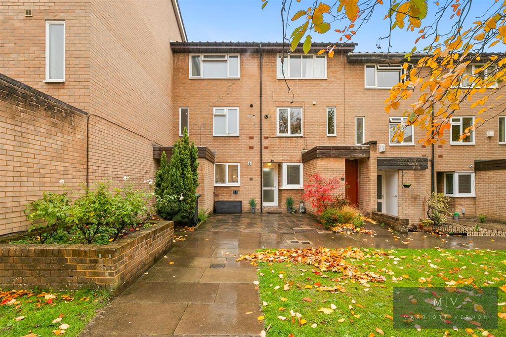 Property photo 1 of 18 Park Hill Rise 26 MV-18.Jpg