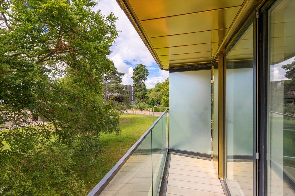 Property photo 2 of 10 Balcony