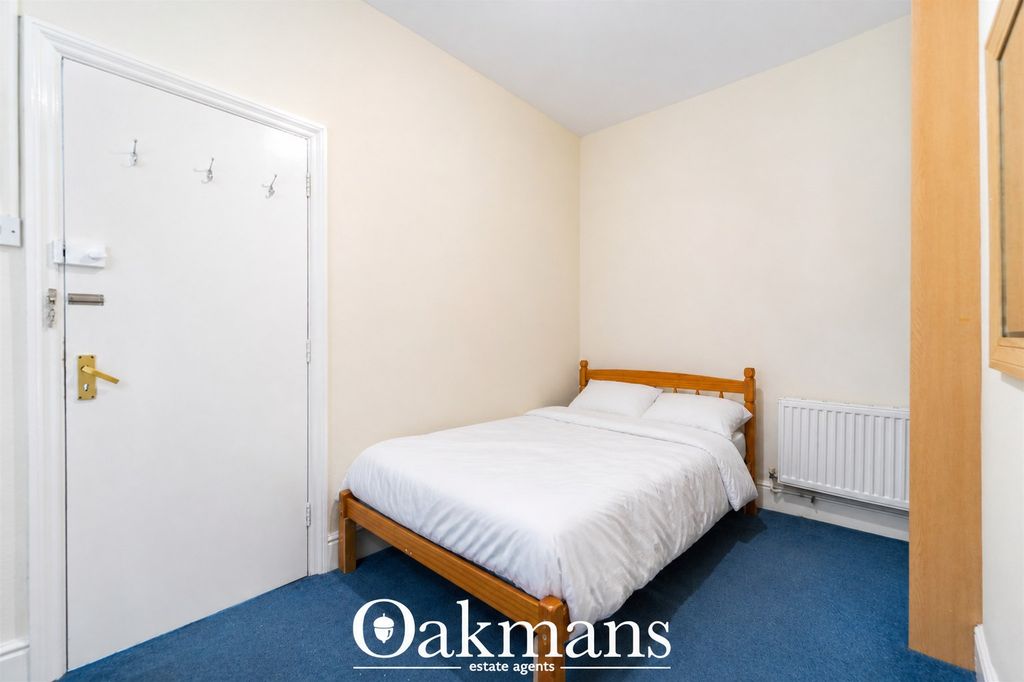 Property photo 2 of 28 Picture No. 15
