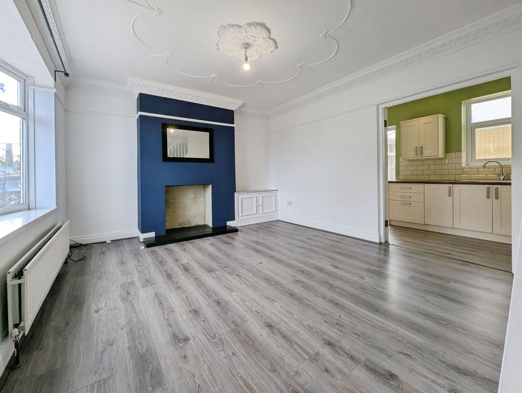 Property photo 3 of 11 Photo 12