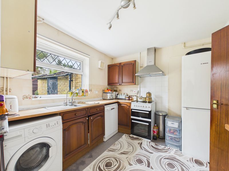 Property photo 3 of 8 Photo 5