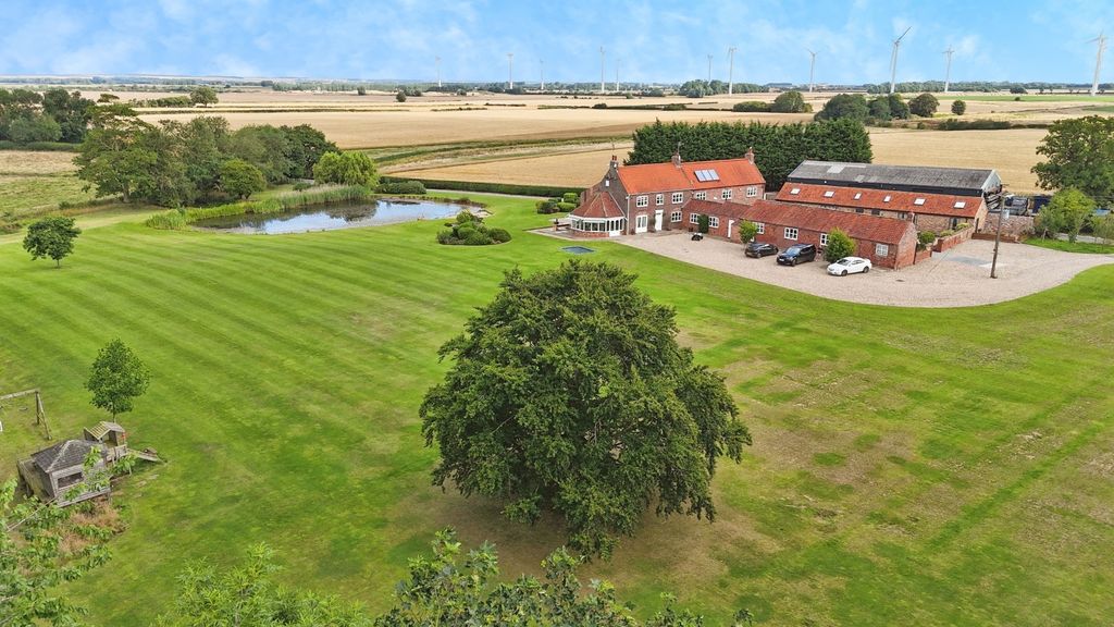 Property photo 1 of 38 2610503