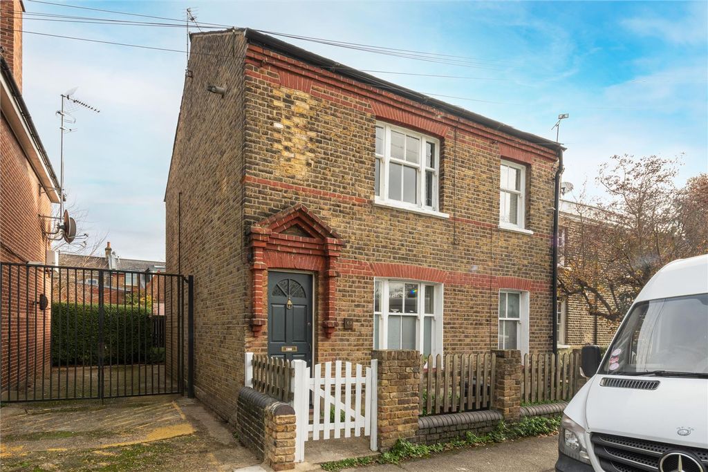 Property photo 1 of 8 6A Commondale Ext.Jpg