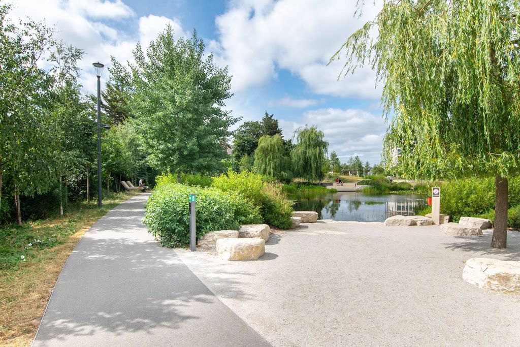 Property photo 1 of 35