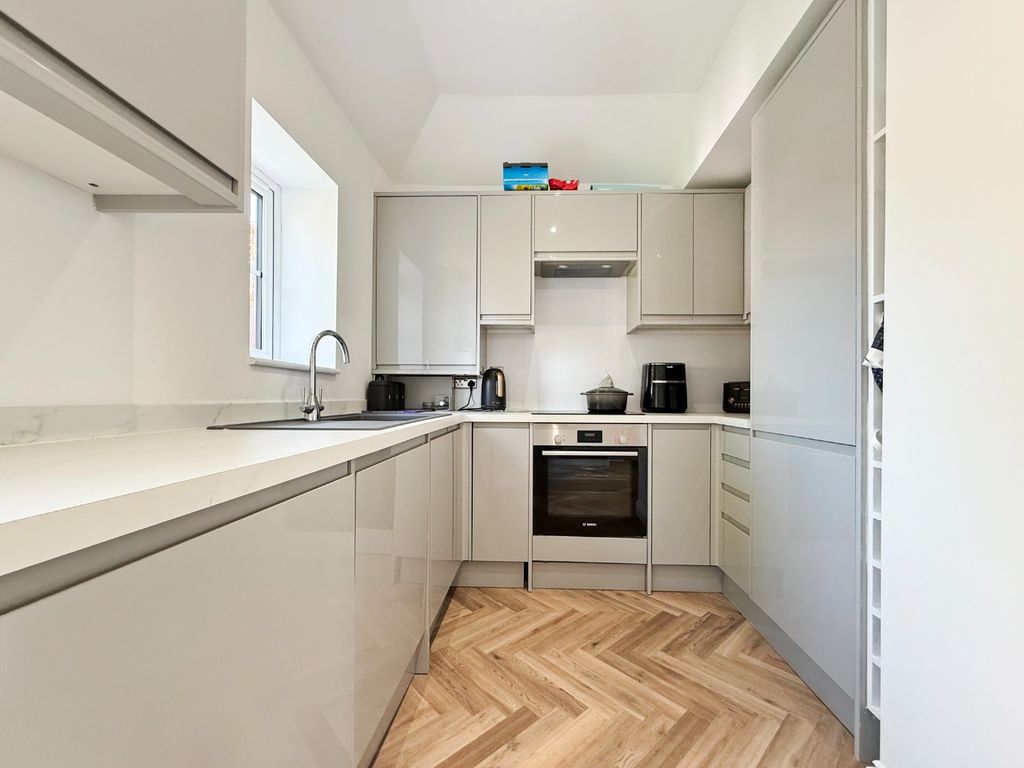 Property photo 3 of 11 5061416