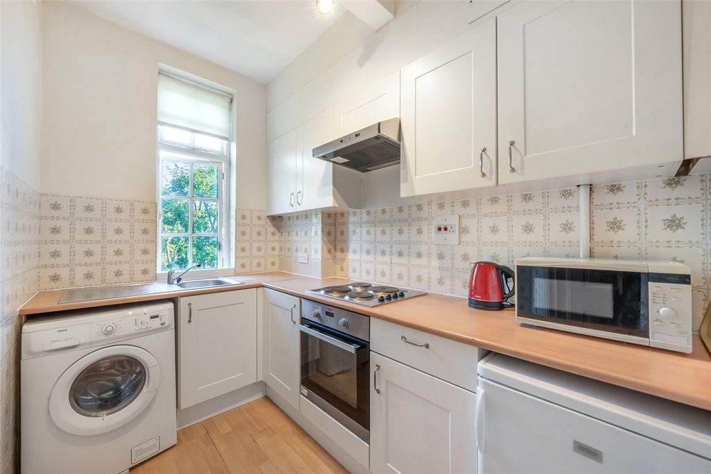 Property photo 2 of 22 Picture No. 28