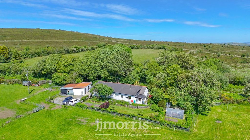 Property photo 2 of 42