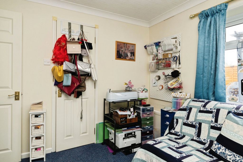 Property photo 3 of 20