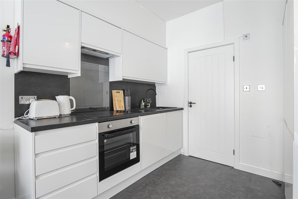 Property photo 3 of 6 Mnh04046.Jpg