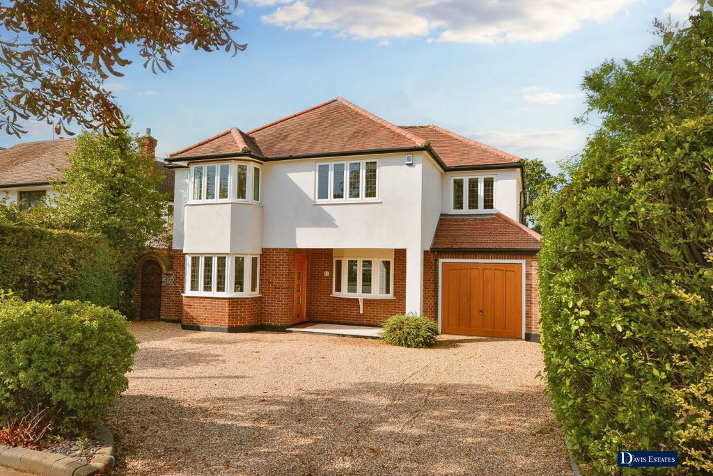Property photo 1 of 32