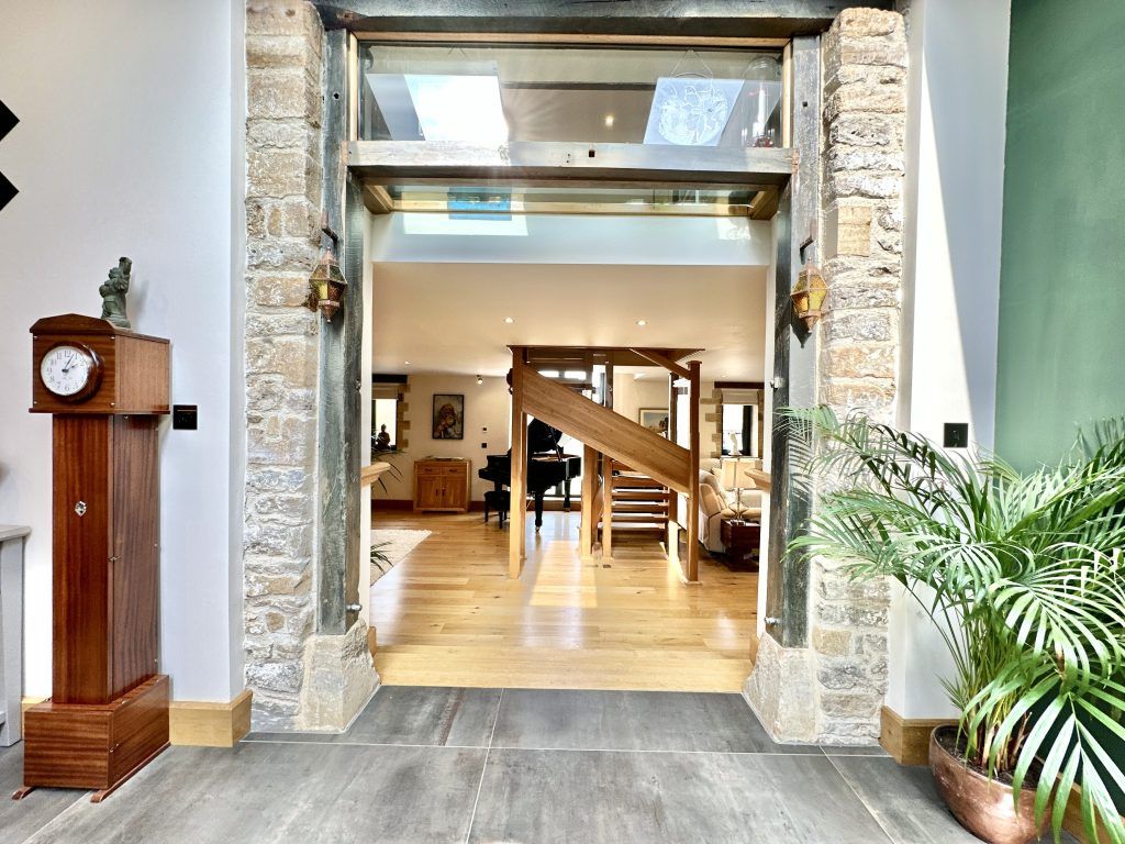 Property photo 3 of 33