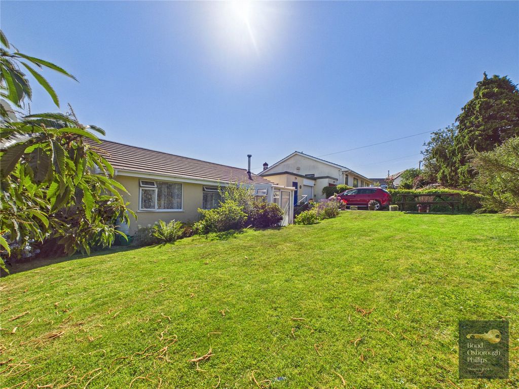 Property photo 2 of 33 Picture No. 54