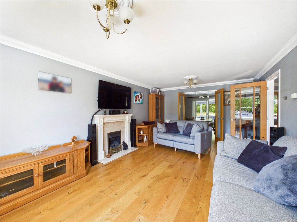Property photo 3 of 19 Picture No. 02