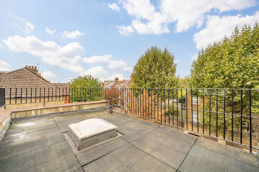 Property photo 3 of 8