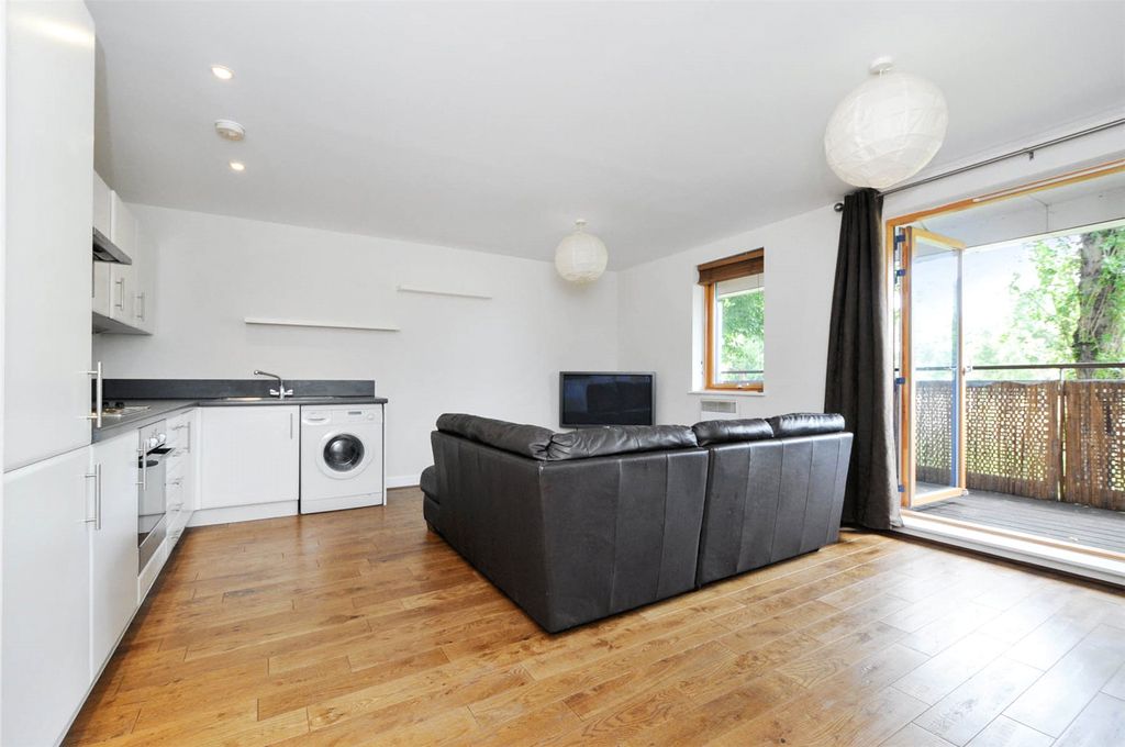 Property photo 2 of 8 Picture No. 04