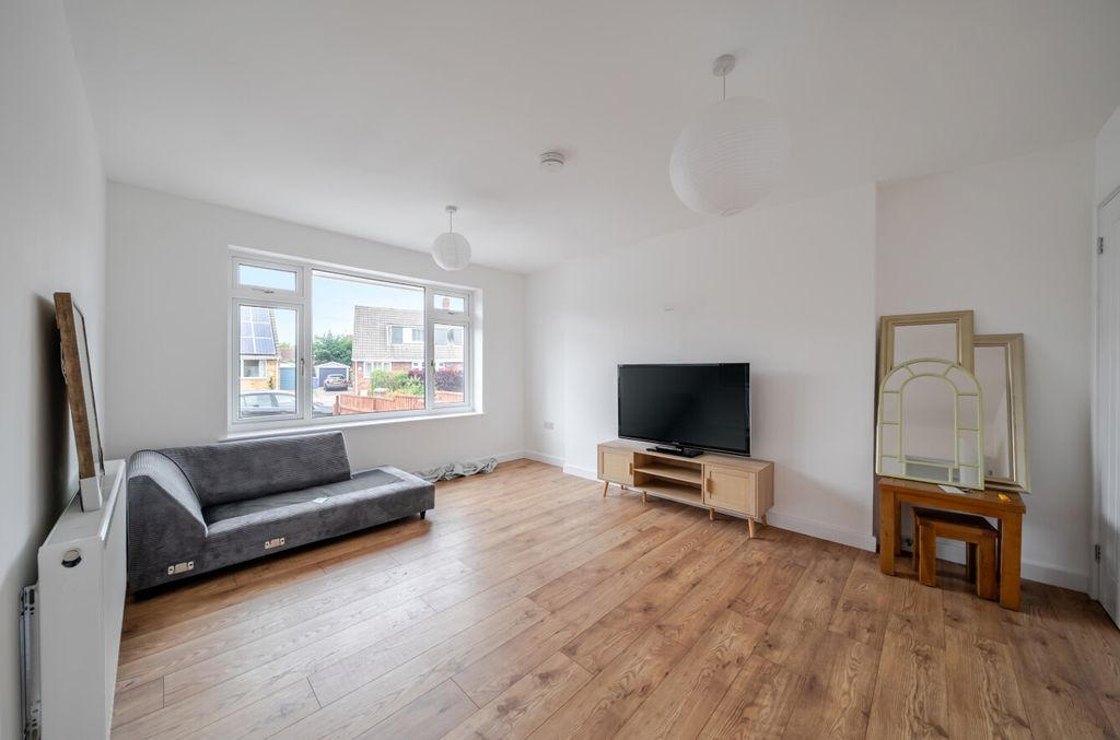 Property photo 2 of 19 1497602-16-6A60E3...