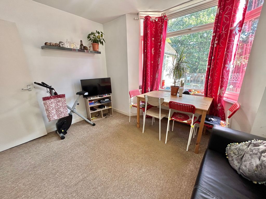 Property photo 3 of 7 Image