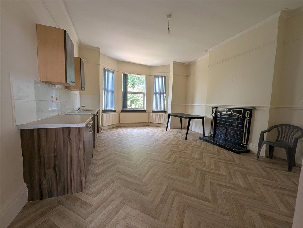 Property photo 1 of 4 1000487446.Jpg